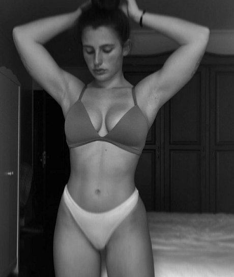 Andrea Rojo RedMil onlyfans sex leaks