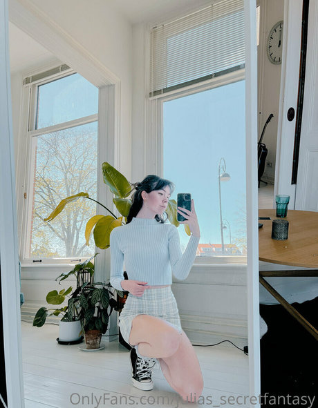 julias secretfantasy onlyfans topless