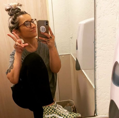 emilyrenee94 onlyfans free content