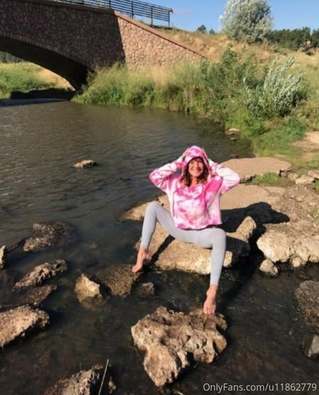 Julie K Smith onlyfans creator