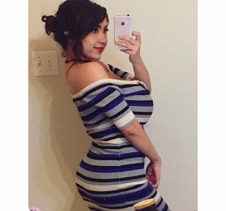 Alexandra Nicole onlyfans nude pictures