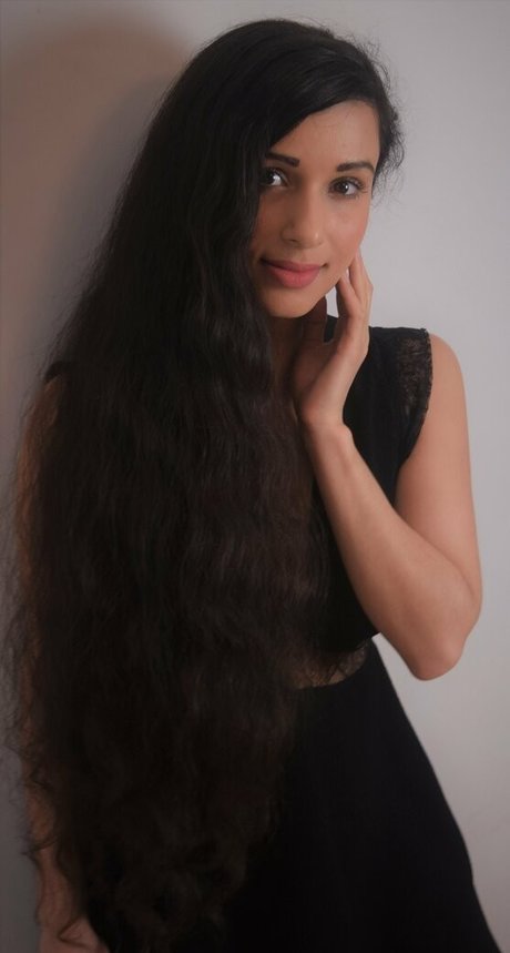 Mirabella Estella nude onlyfans