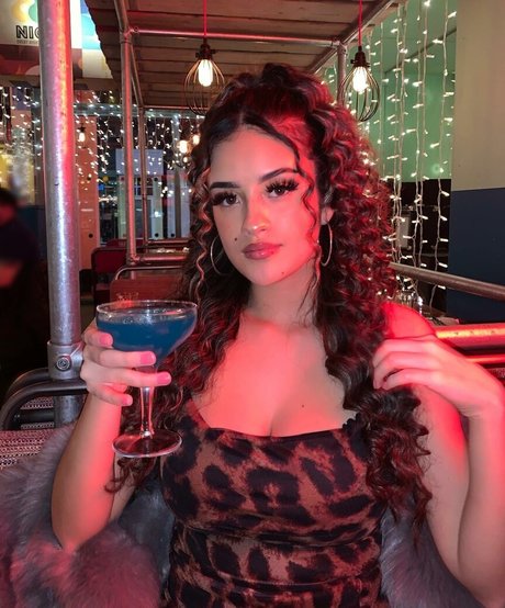 Goldensugaarr onlyfans strip tease