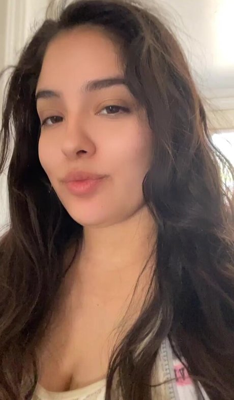 brunette onlyfans pretty portrait