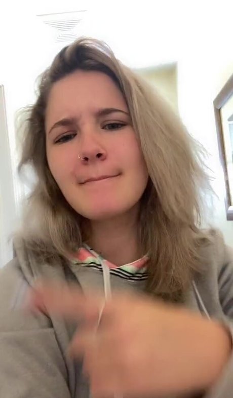 Paige F onlyfans model