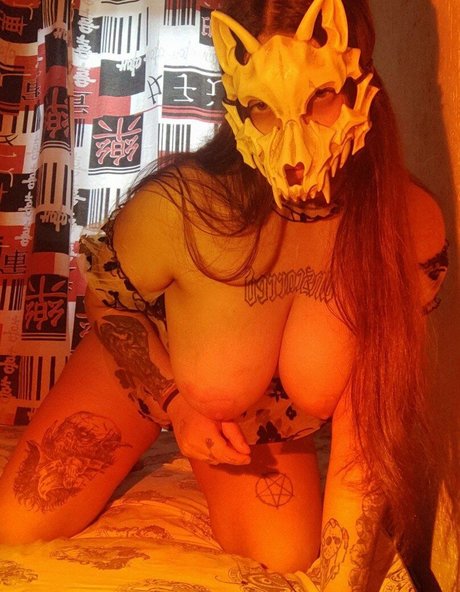 Lara Lepvs onlyfans images