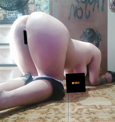 Lara Lepvs only fans nude