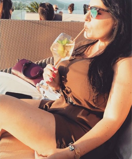 Valeria Vela topless onlyfans