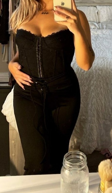 Shortnsweeeeet nude onlyfans leak