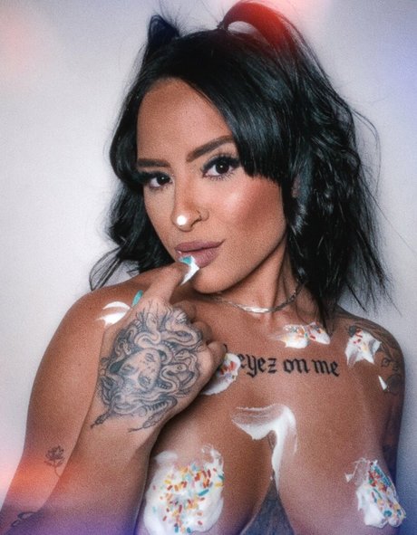 rayanenas__ onlyfans fotos