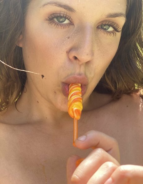 Tawny Antle on onlyfans