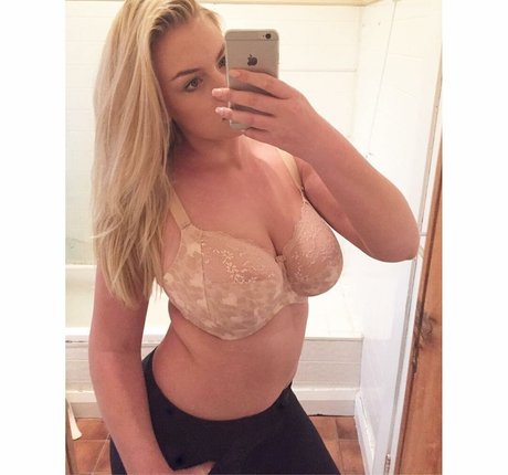 Annaliese Gann tits onlyfans