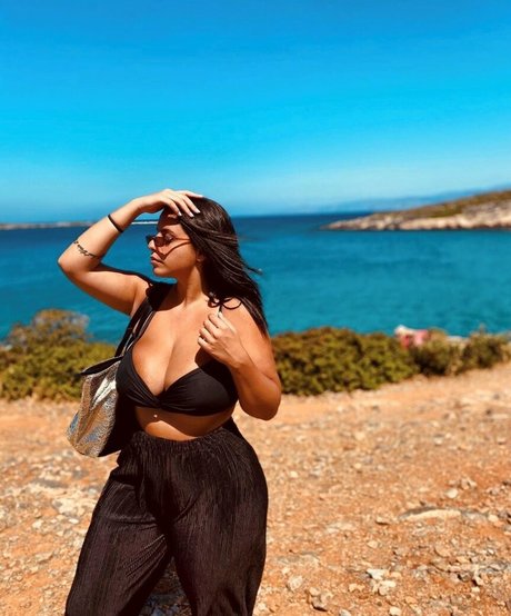 Chrysanthie nude porn onlyfans