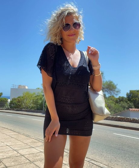 Claudia Valler onlyfans content type