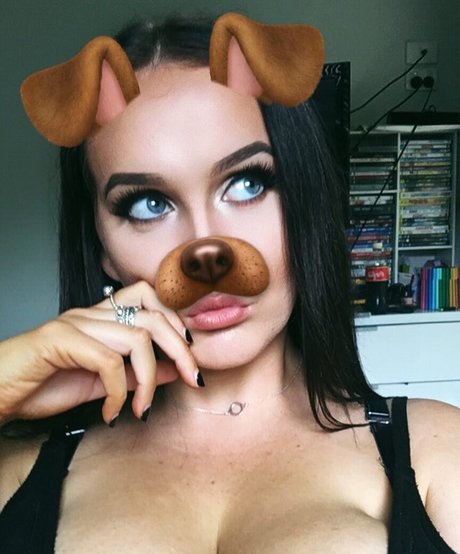 Tayla Cooper onlyfans leak ass