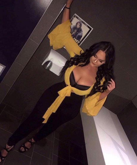 Tayla Cooper onlyfans lesk