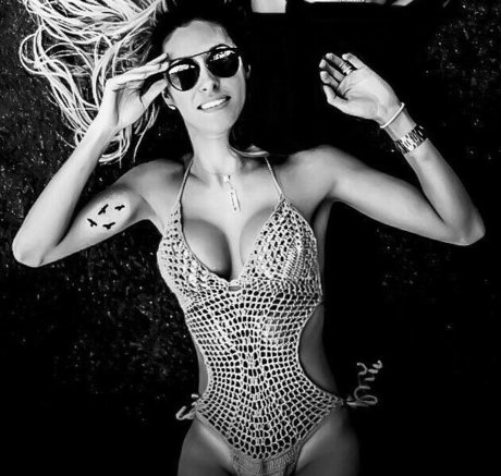 Roberta Carbonari Muzy onlyfans striptease