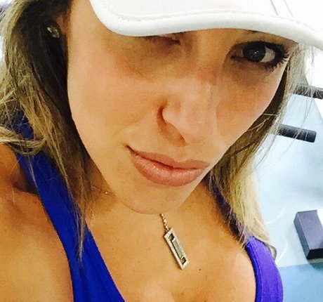 Roberta Carbonari Muzy porn onlyfans