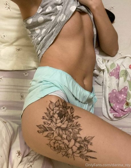 Darina Rey onlyfans striptease