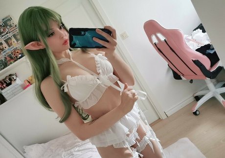 nerdystickylemon onlyfans topless