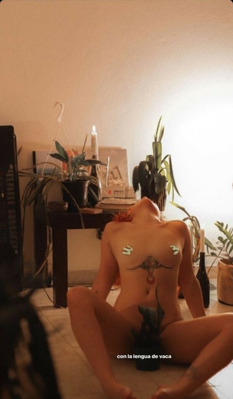 Phaine Gibouyeaux naked onlyfans leaks