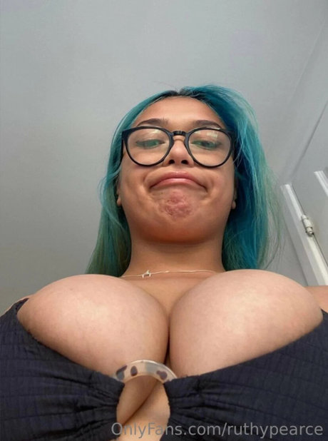 Ruthy Hannah Pearce onlyfans naked