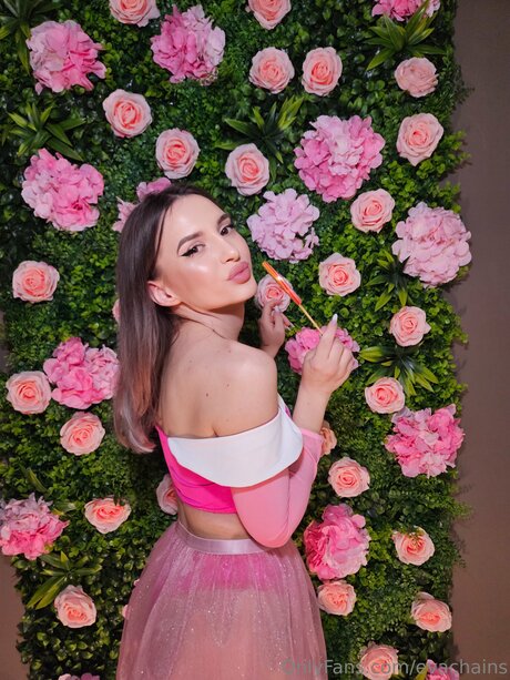 Evachains onlyfans model photo