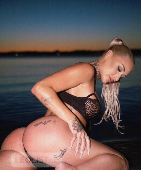 teen anal dildo onlyfans hot sexy selfie