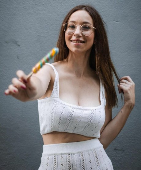 Lada Amores sexy onlyfans