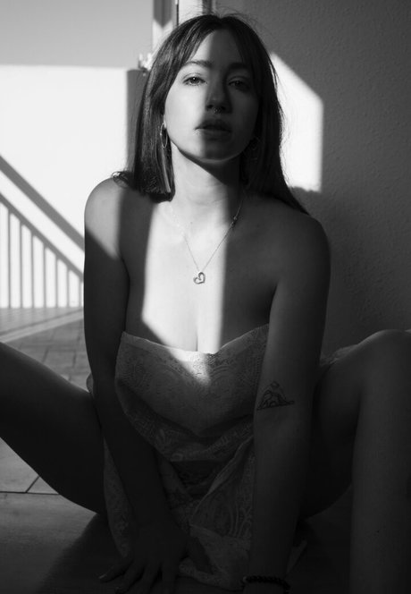 Lada Amores onlyfans sexy