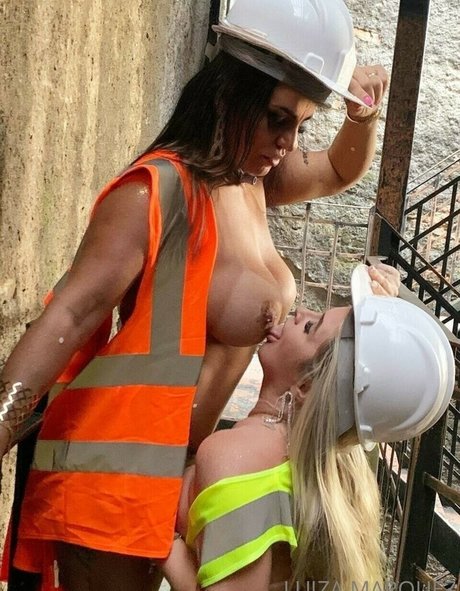 Luiza Marquez onlyfans strip tease