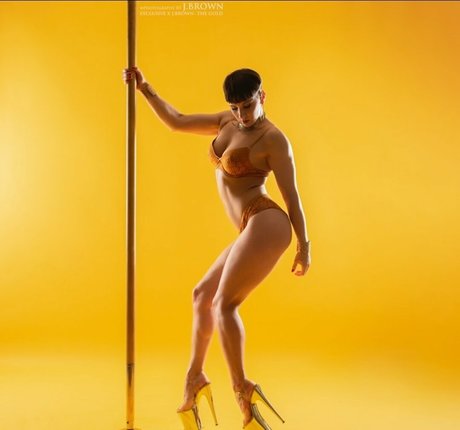 Doris Rnold onlyfans for free