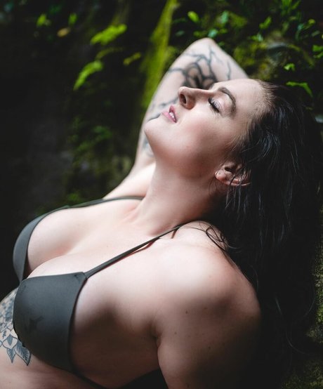 Nerdypeachbabe onlyfans model photos