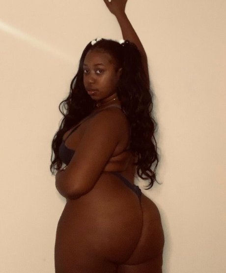 Kiana Marijuana onlyfans leak nude