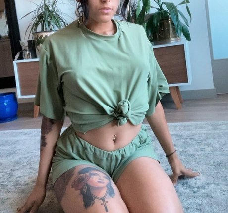 Lenamarisol onlyfans striptease