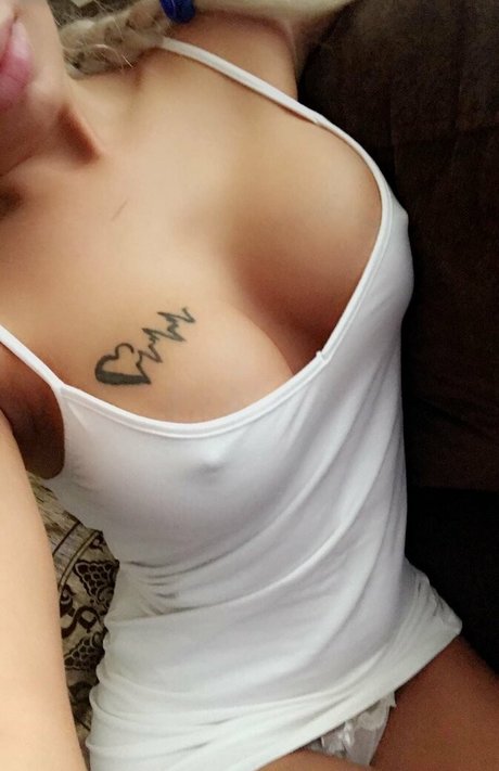 Merve Sanay onlyfans topless