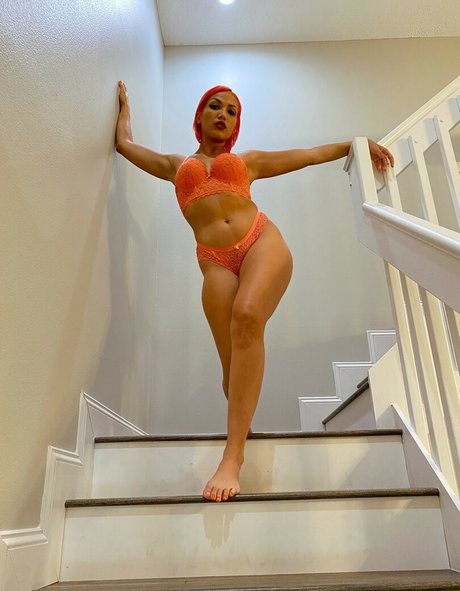 Salina De La Renta onlyfans strip tease