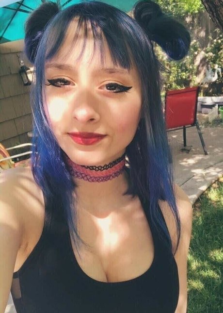 Arryth Layne onlyfans nude tits