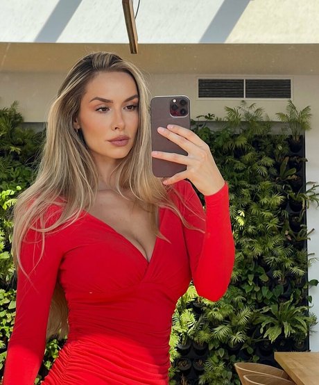 Sabina Kontor onlyfans leaked pics