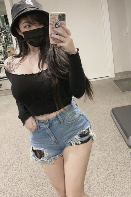 smolmikuu nude leaks onlyfans