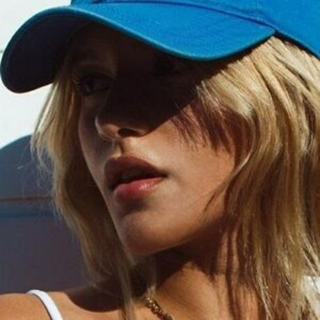 Sandri Oliveira onlyfans model