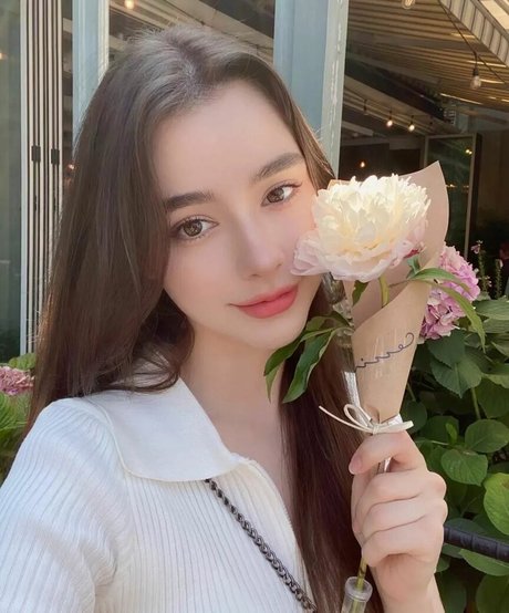 Dasha Tarab onlyfans lesk