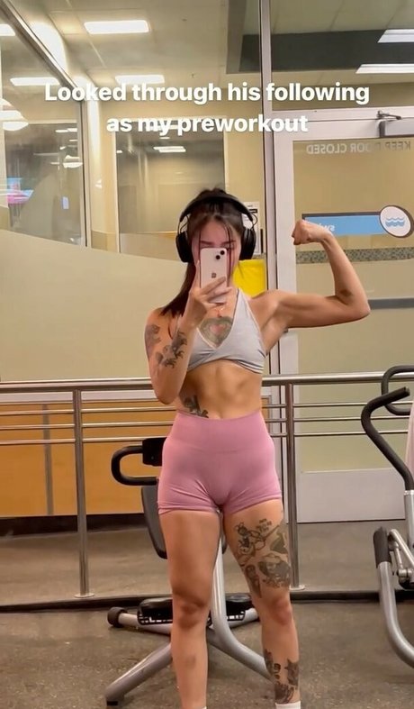 Janice plays onlyfans model