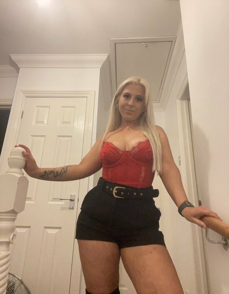 luxxybvip naked only fans