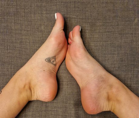 Livie Feet new leaked onlyfans