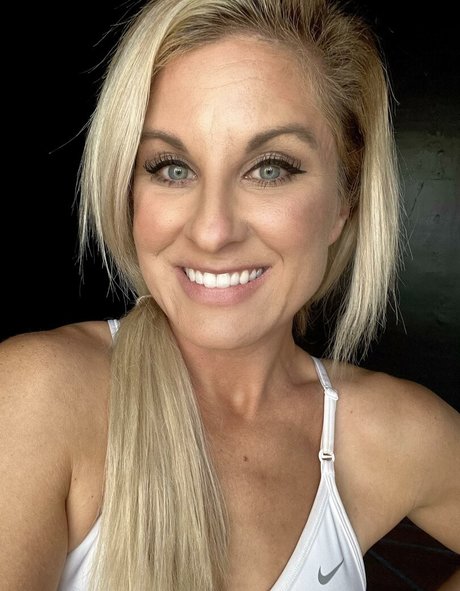 Blonde Country Girl naked onlyfans leaked