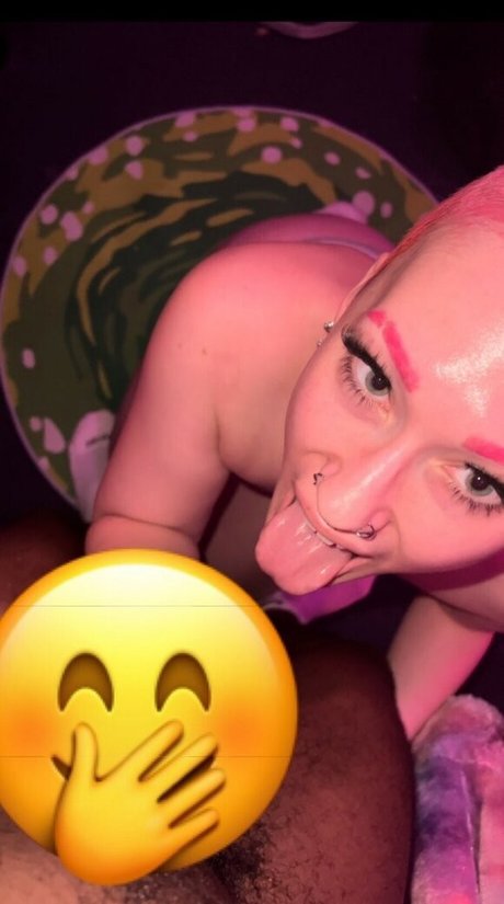 Ellie Summer tits onlyfans