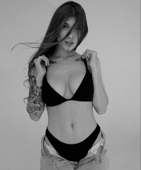 Rich Roxy naked onlyfans leak