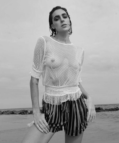 Brooke Deighton tits onlyfans