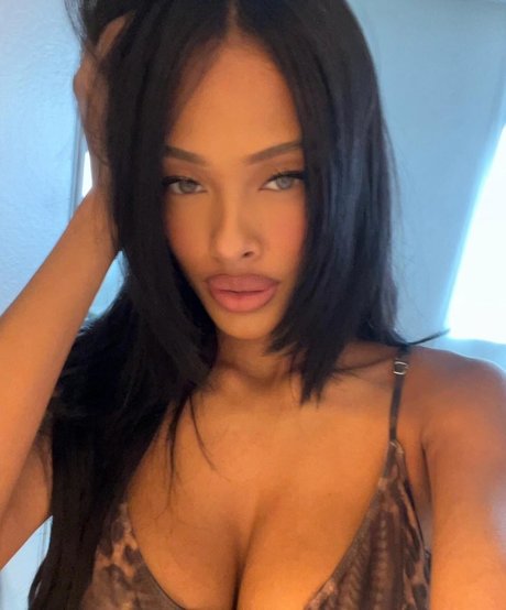 Vinetrria Vinetria onlyfans naked leak